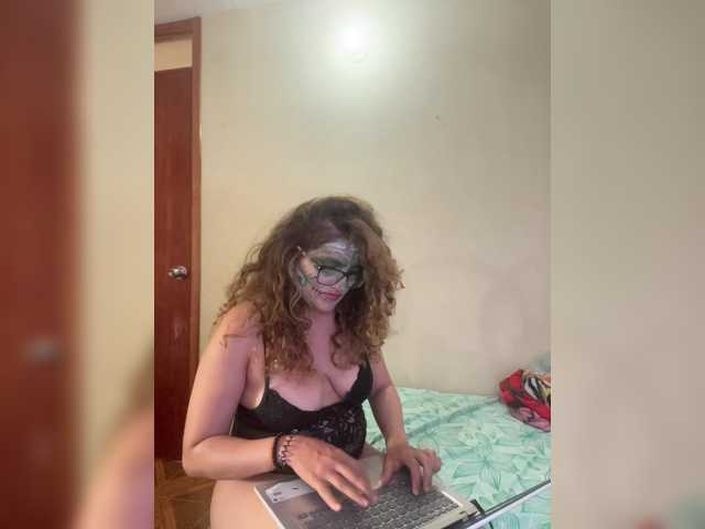 LuanaPowerful live cam on BongaCams