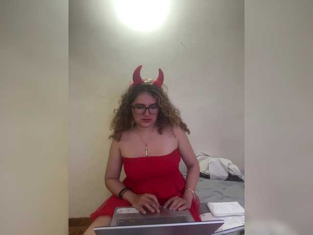 LuanaPowerful live cam on BongaCams