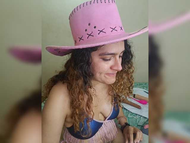 LuanaPowerful's BongaCams show and profile