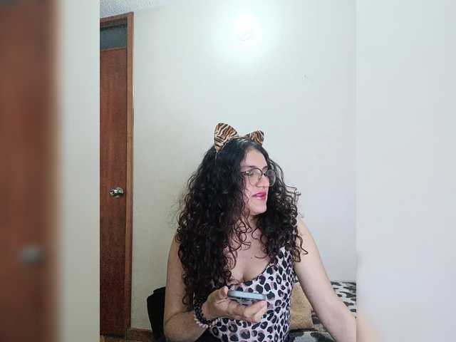 LuanaPowerful live cam on BongaCams