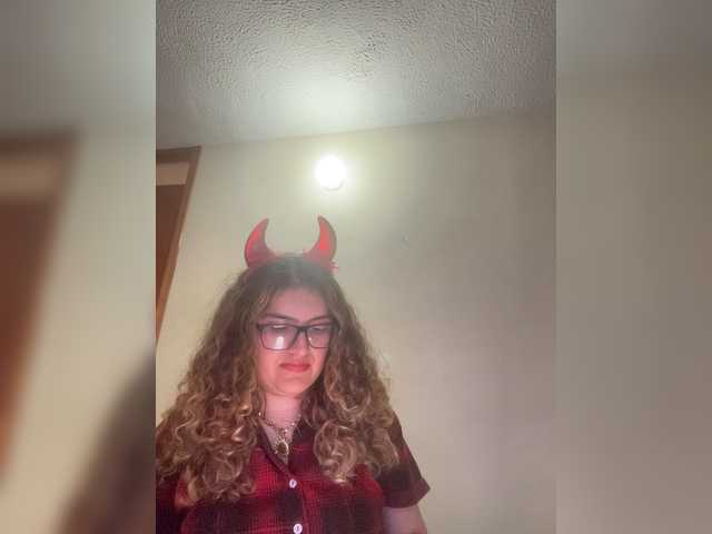 LuanaPowerful — live female cam