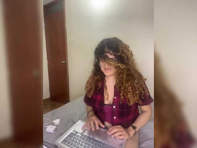 LuanaPowerful's BongaCams show and profile