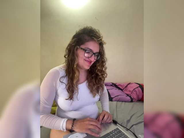 LuanaPowerful live cam preview