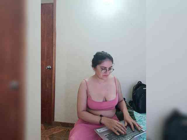 LuanaPowerful webcam
