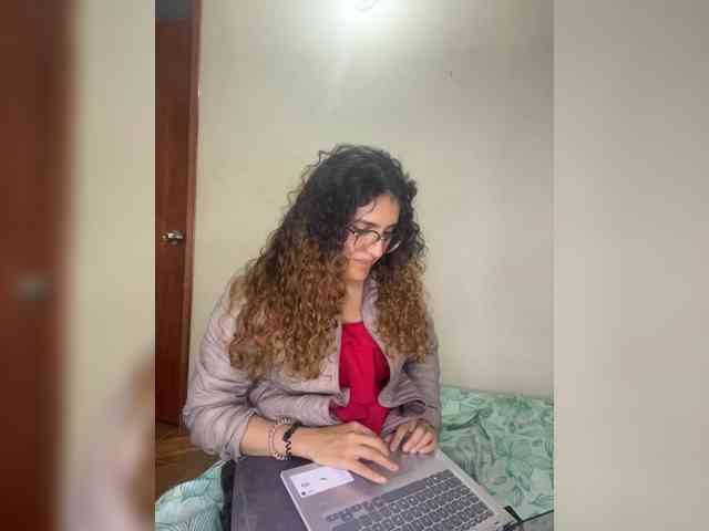 LuanaPowerful webcam