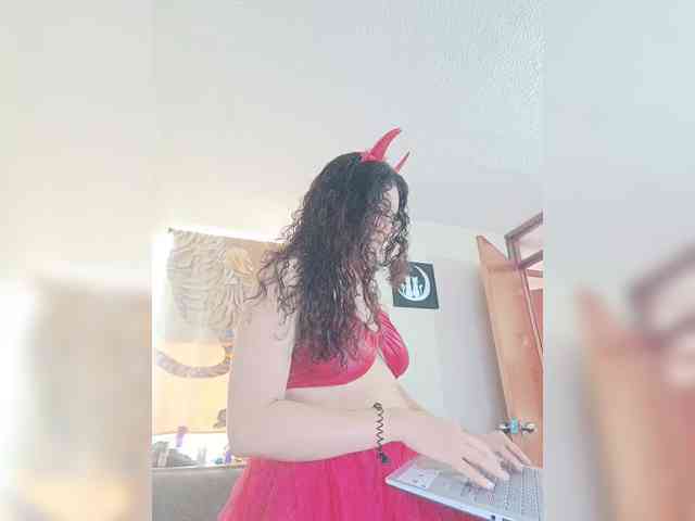 LuanaPowerful webcam