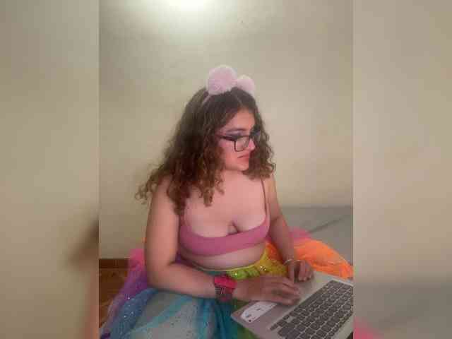 LuanaPowerful webcam
