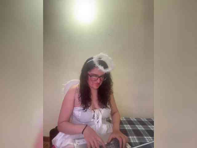 LuanaPowerful webcam