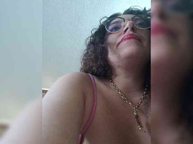 LuanaPowerful LuanaPowerful