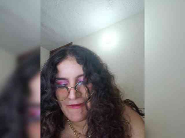 LuanaPowerful webcam