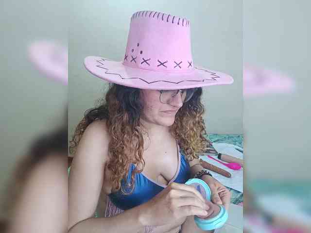 LuanaPowerful webcam