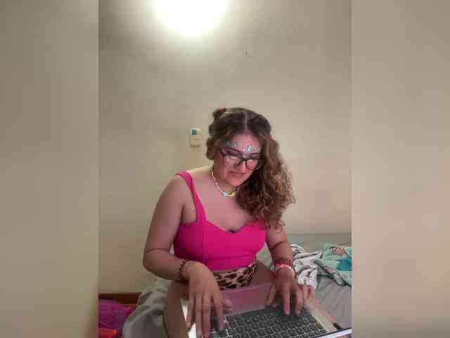 LuanaPowerful webcam