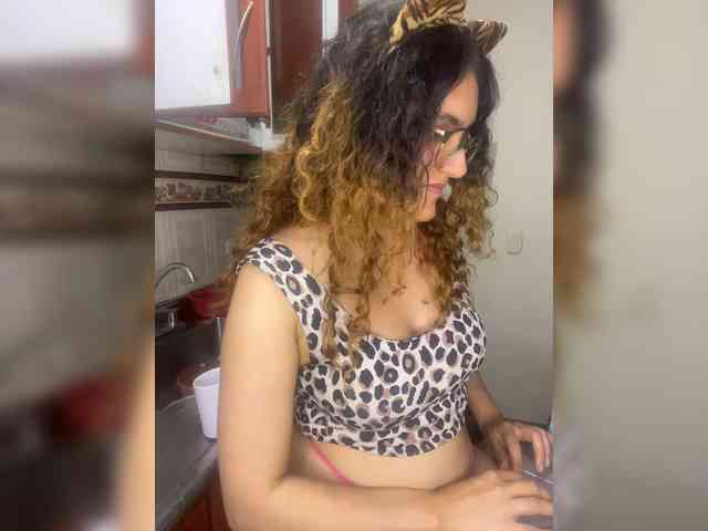 LuanaPowerful webcam