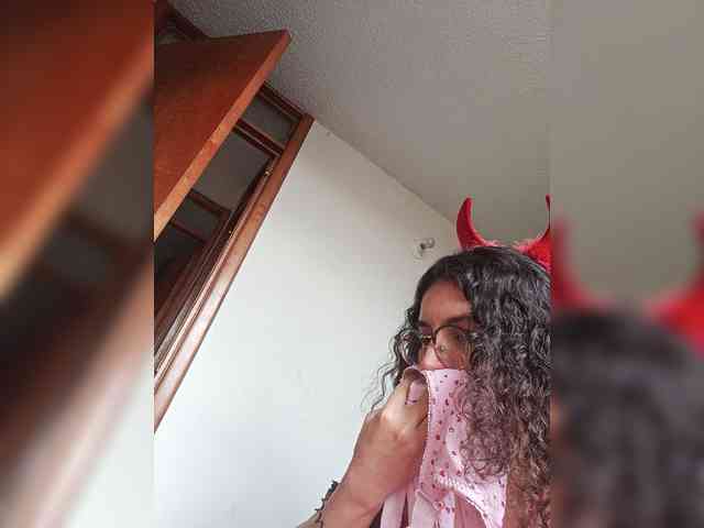 LuanaPowerful - Girl 