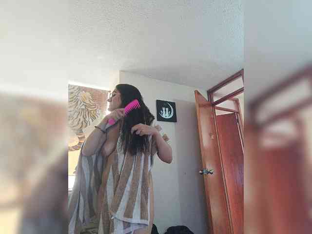 LuanaPowerful webcam