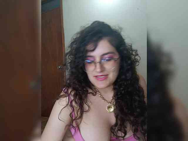 LuanaPowerful LuanaPowerful