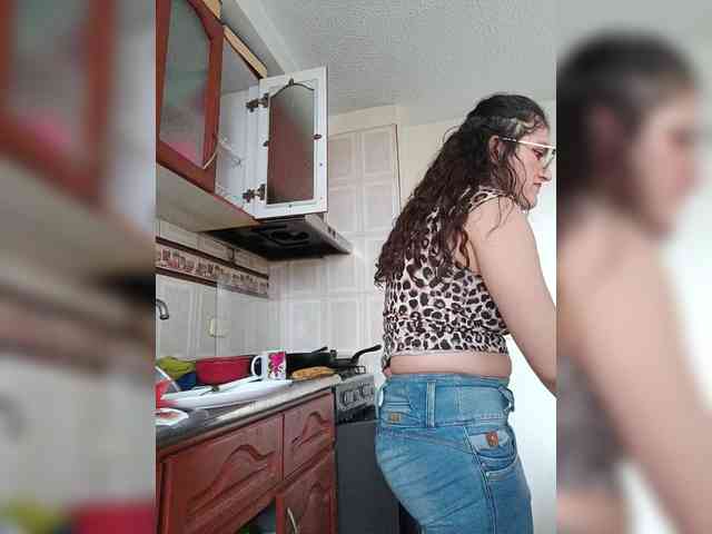 LuanaPowerful LuanaPowerful