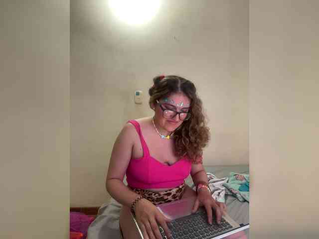 LuanaPowerful webcam