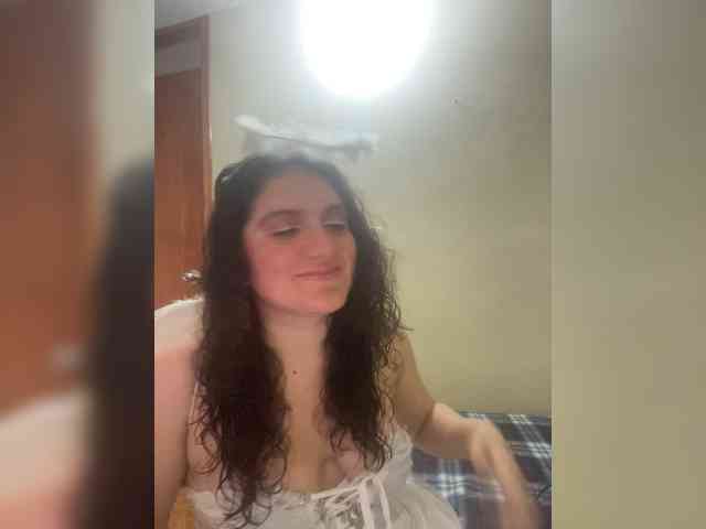 LuanaPowerful webcam