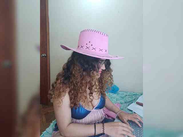 LuanaPowerful webcam