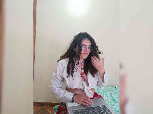 LuanaPowerful webcam
