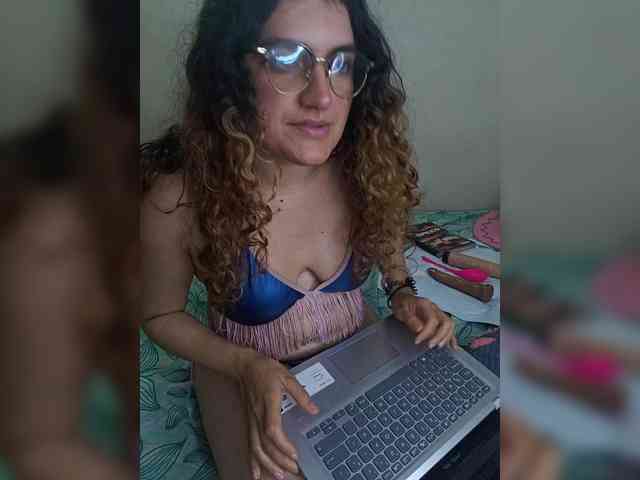 LuanaPowerful webcam