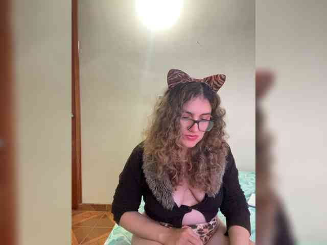 LuanaPowerful LuanaPowerful