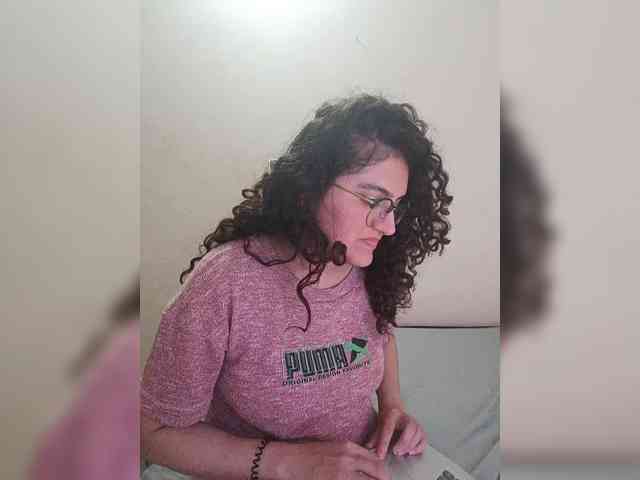 LuanaPowerful webcam