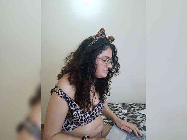 LuanaPowerful webcam