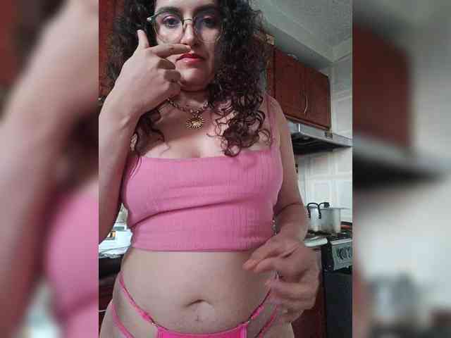 LuanaPowerful LuanaPowerful