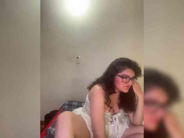 LuanaPowerful webcam