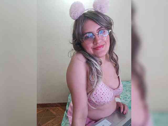 LuanaPowerful webcam