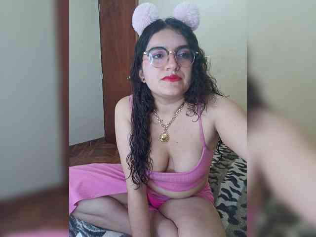 LuanaPowerful LuanaPowerful
