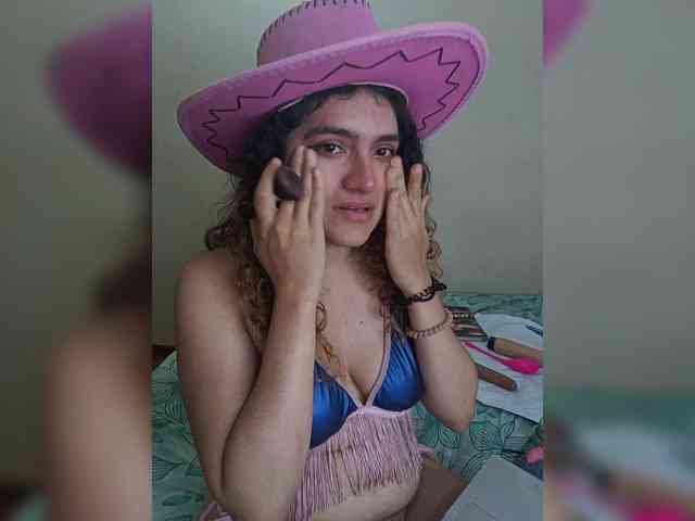 LuanaPowerful webcam