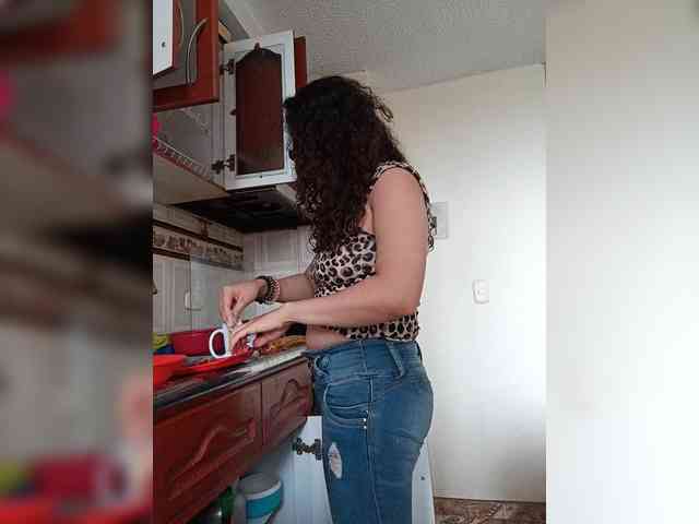 LuanaPowerful LuanaPowerful
