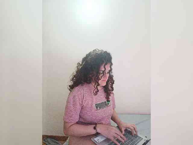 LuanaPowerful webcam