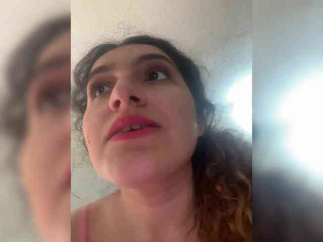 LuanaPowerful webcam