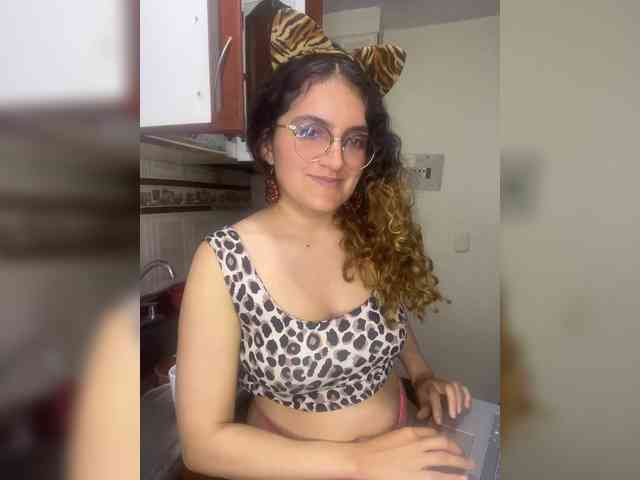 LuanaPowerful webcam