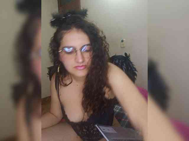 LuanaPowerful webcam