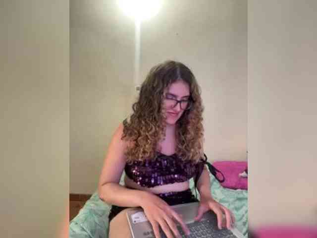 LuanaPowerful webcam
