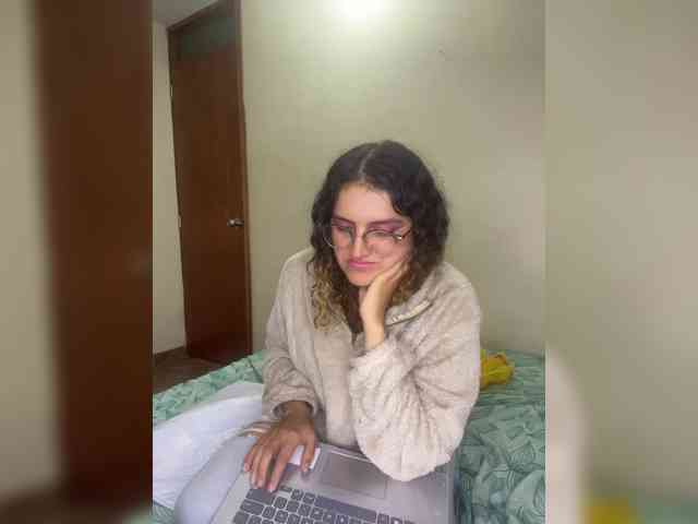 LuanaPowerful webcam