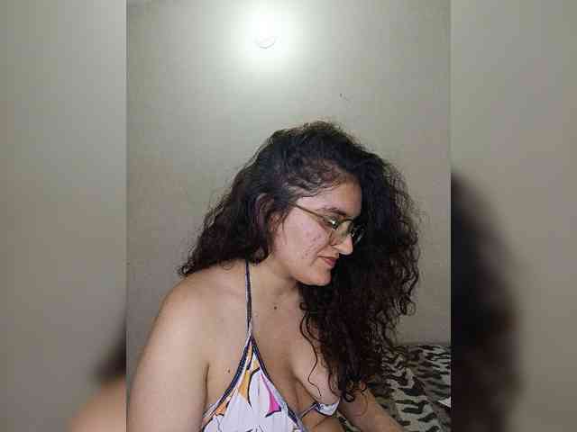 LuanaPowerful webcam