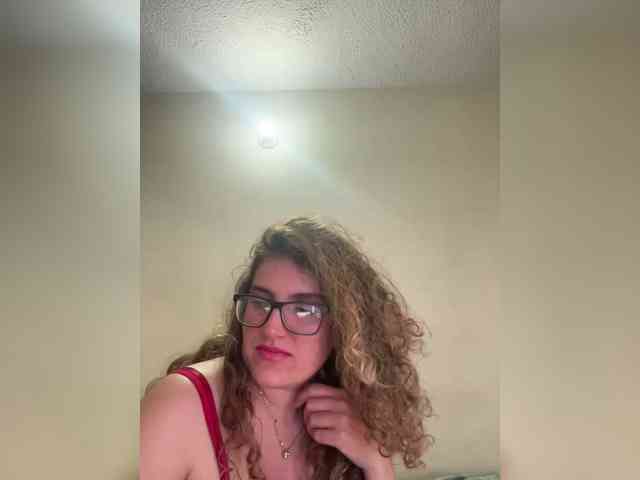 LuanaPowerful webcam