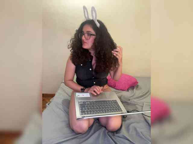 LuanaPowerful webcam