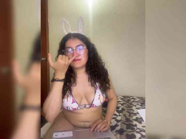 LuanaPowerful webcam