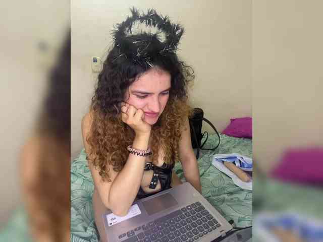 LuanaPowerful webcam