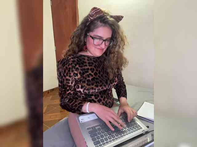 LuanaPowerful webcam