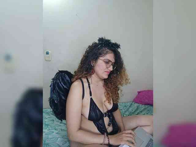 LuanaPowerful webcam