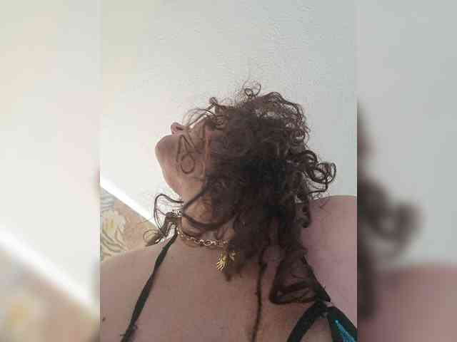 LuanaPowerful webcam