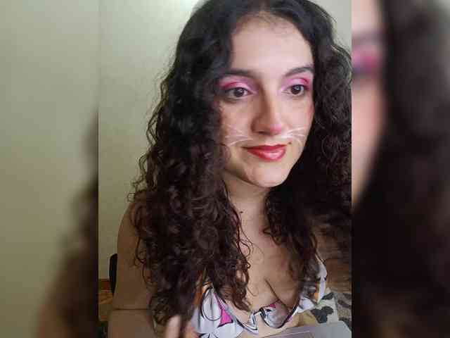 LuanaPowerful webcam